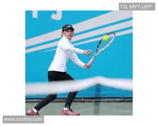 韩馨蕴:从青涩少女到网球赛场的璀璨明星之路
