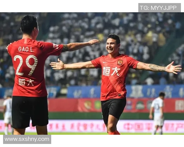 恒大与富力激战正酣精彩瞬间回顾与战术分析